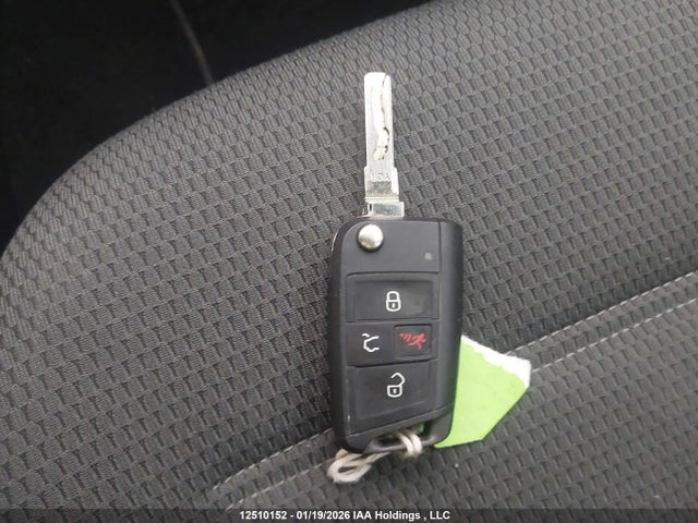3VWG17AU6JM282548 Volkswagen GOLF S/SE