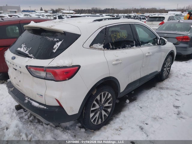 1FMCU9J9XLUB51696 Ford Escape Titanium