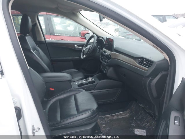 1FMCU9J9XLUB51696 Ford Escape Titanium
