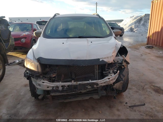 1FMCU9GX6GUC84693 Ford ESCAPE SE