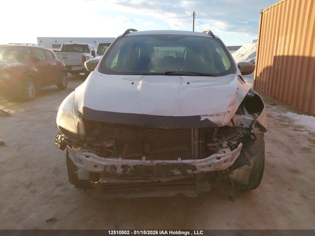 1FMCU9GX6GUC84693 Ford ESCAPE SE