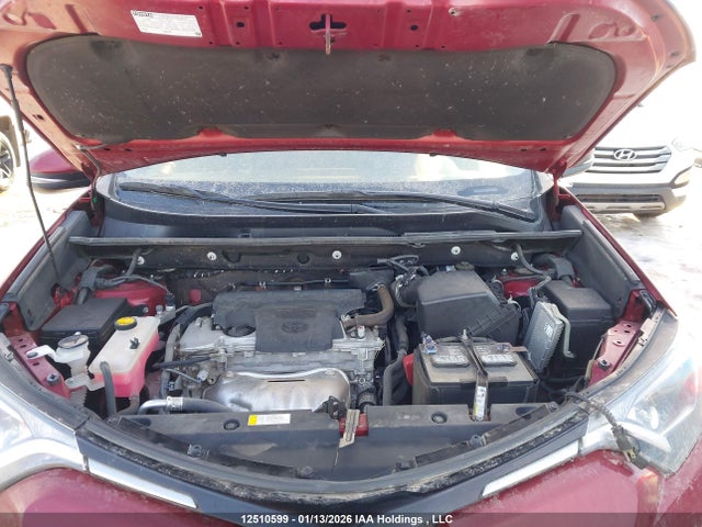 2T3RFREV5JW824216 Toyota Rav4 Adventure/xle