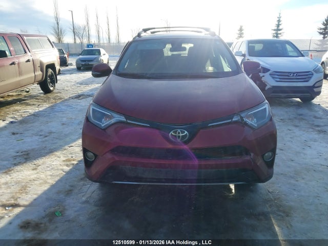 2T3RFREV5JW824216 Toyota Rav4 Adventure/xle