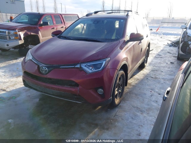 2T3RFREV5JW824216 Toyota Rav4 Adventure/xle