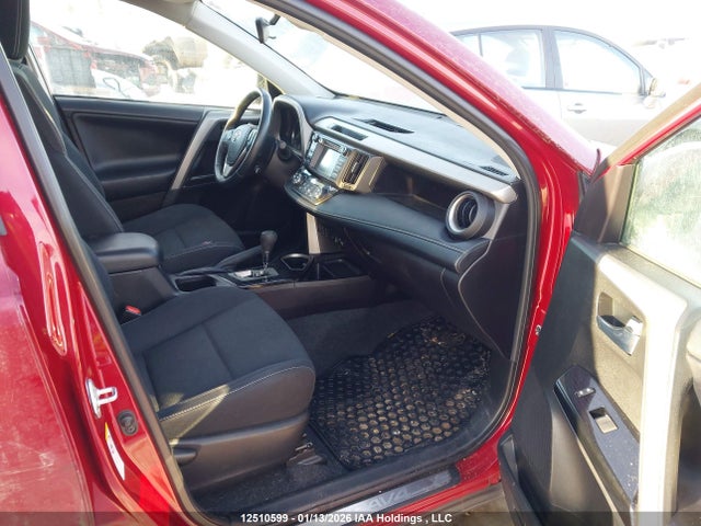 2T3RFREV5JW824216 Toyota Rav4 Adventure/xle