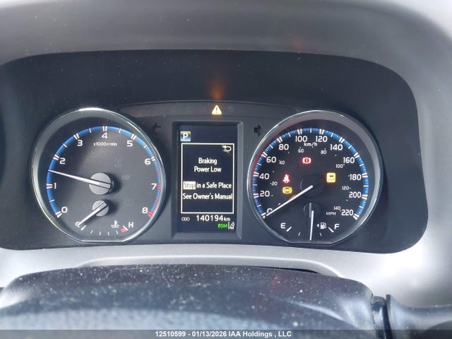 2T3RFREV5JW824216 Toyota Rav4 Adventure/xle