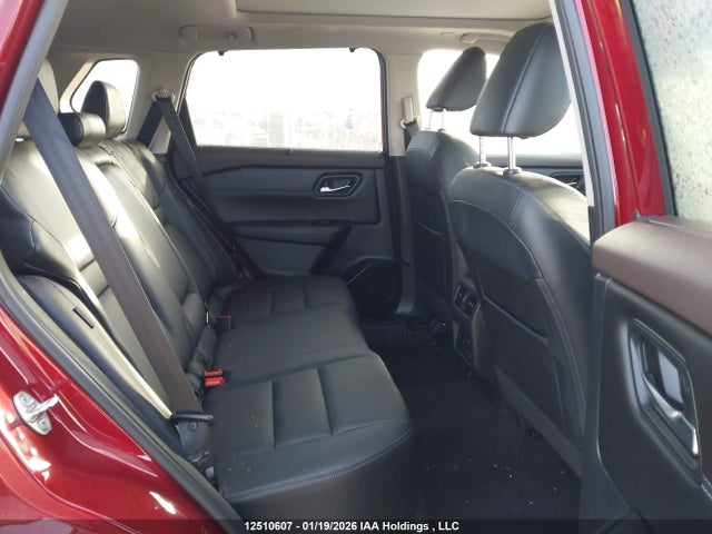 JN8BT3CB7NW332539 Nissan Rogue Sl