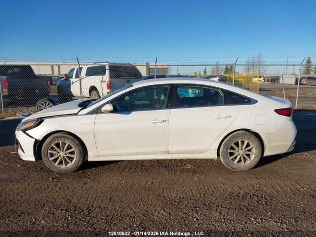 5NPE24AF4KH789527 Hyundai SONATA SE