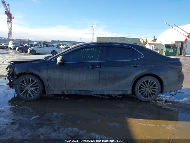 4T1S11AK8NU686022 Toyota CAMRY SE