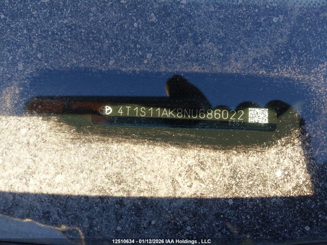 4T1S11AK8NU686022 Toyota CAMRY SE
