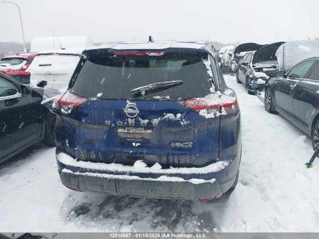 JN8BT3BB0RW443182 Nissan Rogue Sv Moonroof