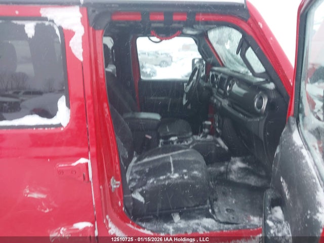 1C4HJXEG4JW257448 Jeep Wrangler Unlimited Sahara