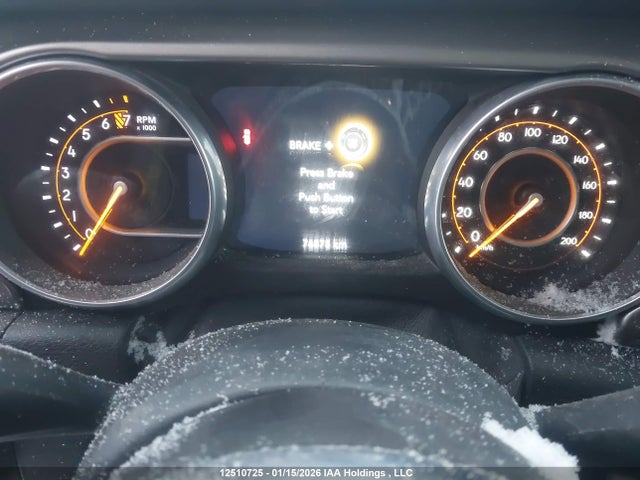 1C4HJXEG4JW257448 Jeep Wrangler Unlimited Sahara