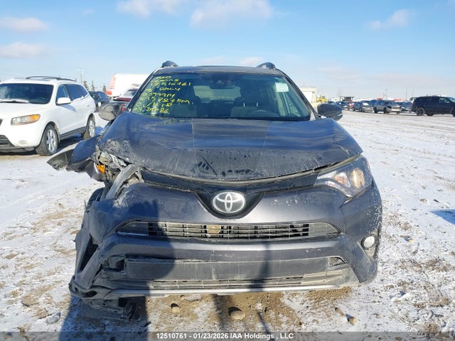 2T3RFREV5JW699914 Toyota Rav4 Adventure/xle