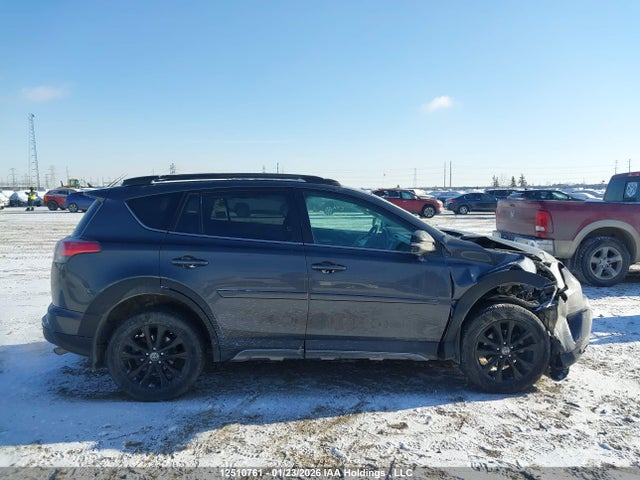 2T3RFREV5JW699914 Toyota Rav4 Adventure/xle