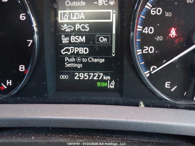 2T3RFREV5JW699914 Toyota Rav4 Adventure/xle