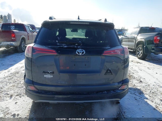 2T3RFREV5JW699914 Toyota Rav4 Adventure/xle