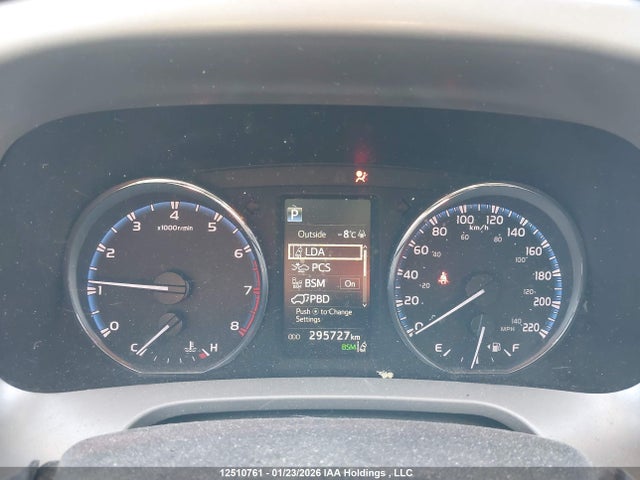 2T3RFREV5JW699914 Toyota Rav4 Adventure/xle