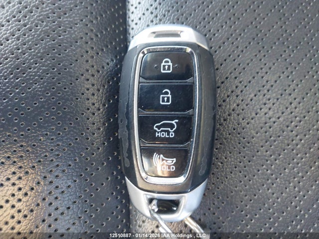 KM8K6CAA8MU628253 Hyundai Kona Luxury Awd