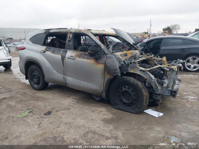 5TDDZRBH7NS218956 Toyota Highlander Limited
