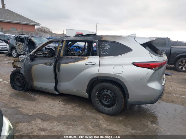 5TDDZRBH7NS218956 Toyota Highlander Limited