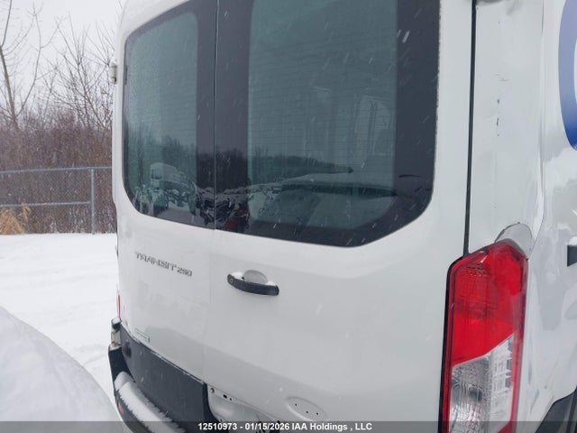 1FTBR1CG9NKA75174 Ford Transit T-250