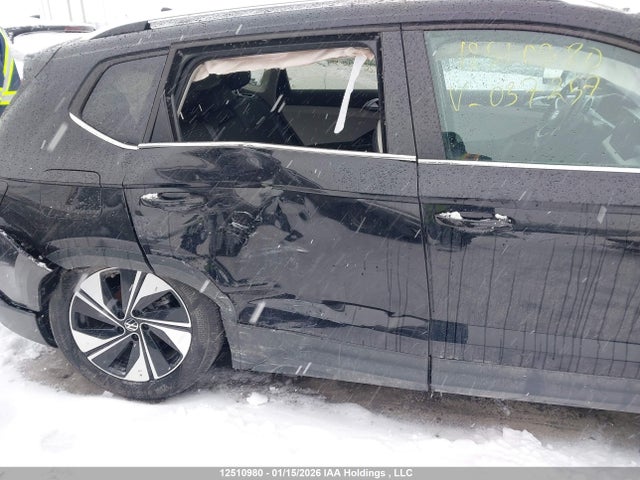 3VVUC7B29SM037257 Volkswagen TAOS SE