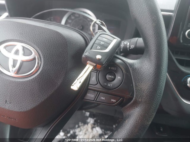 5YFBPMBE1NP338928 Toyota COROLLA LE