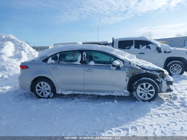 5YFBPMBE1NP338928 Toyota COROLLA LE
