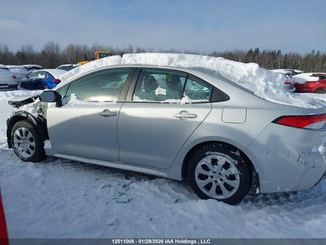 5YFBPMBE1NP338928 Toyota COROLLA LE