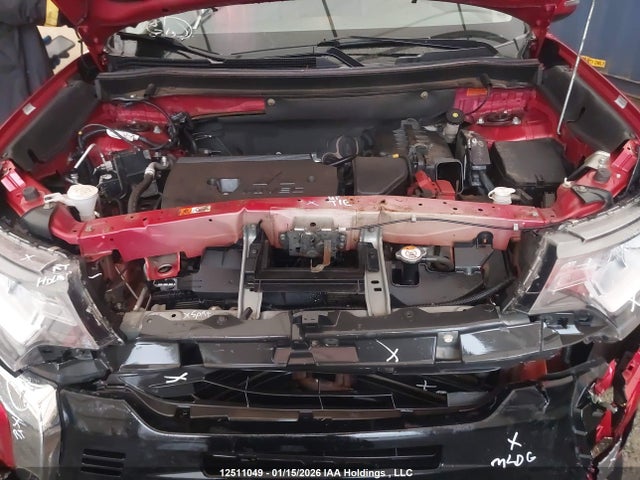 JA4AZ2A3XLZ614966 Mitsubishi Outlander Es