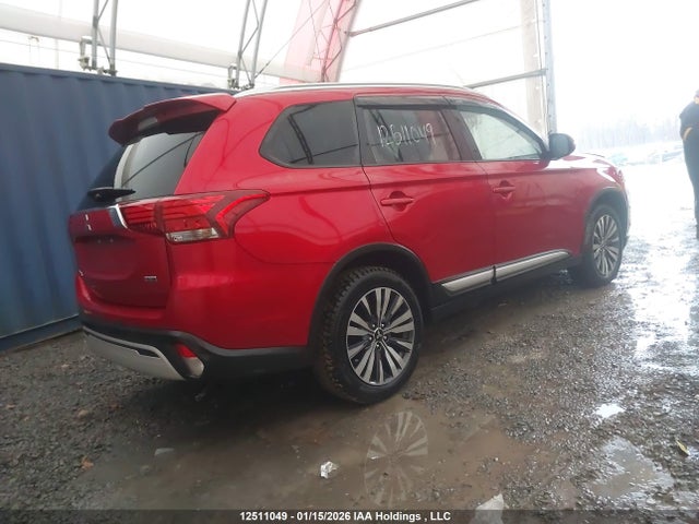 JA4AZ2A3XLZ614966 Mitsubishi Outlander Es