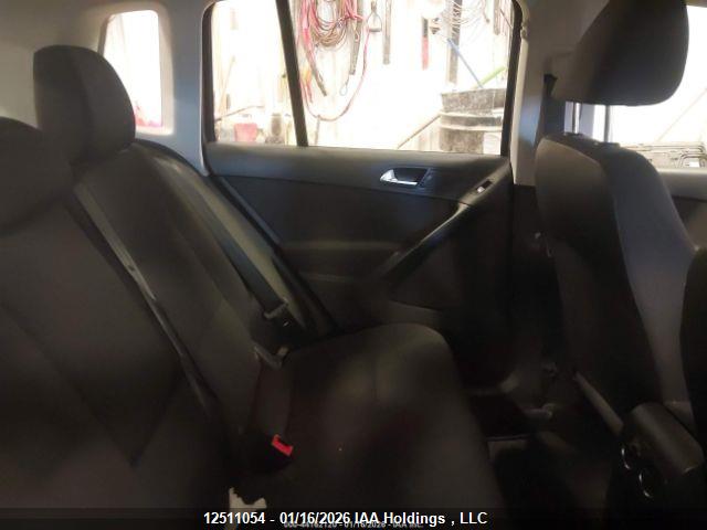 WVGBV7AX4FW578277 Volkswagen Tiguan S/se/sel/r-line