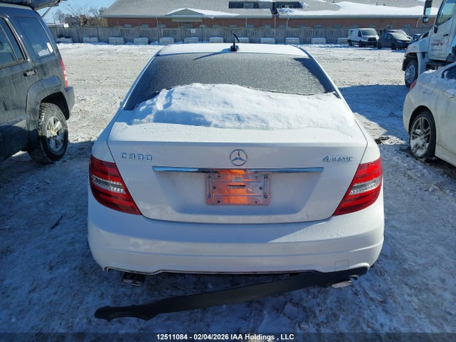 Mercedes-Benz C 300 4matic 2014 WDDGF8AB2EA948368 Image 16