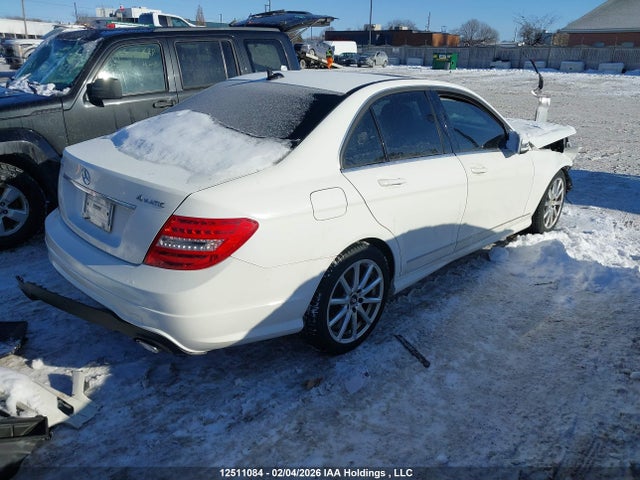 Mercedes-Benz C 300 4matic 2014 WDDGF8AB2EA948368 Image 4