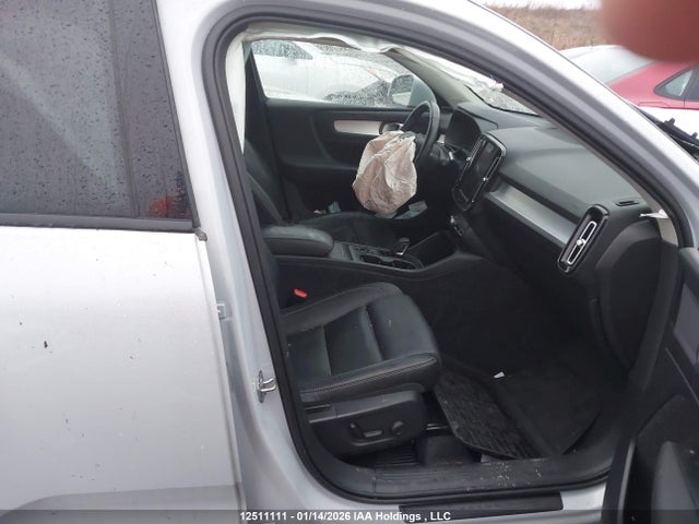 YV4162UK2L2277474 Volvo Xc40 T5 Momentum