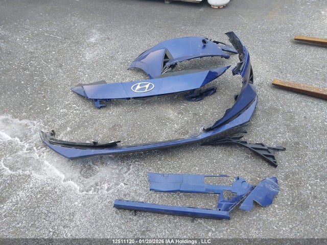 KMHLM4AG1NU350494 Hyundai Elantra Preferred Ivt With Sun And Tech Package