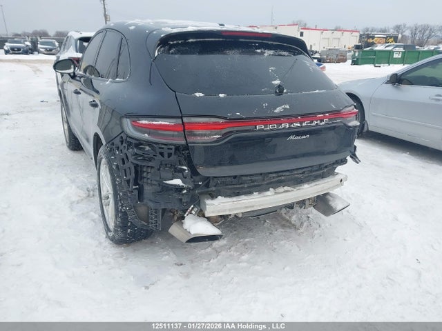 Porsche Macan 2024 WP1AA2A53RLB12731 Image 3
