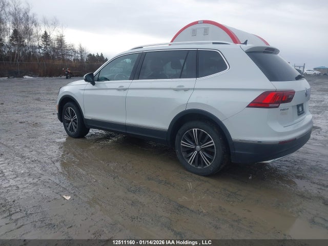 3VV4B7AX6JM142207 Volkswagen Tiguan Highline