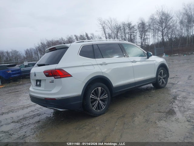 3VV4B7AX6JM142207 Volkswagen Tiguan Highline