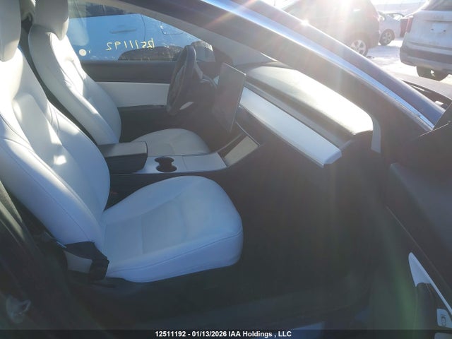 5YJ3E1EBXKF423025 Tesla MODEL 3