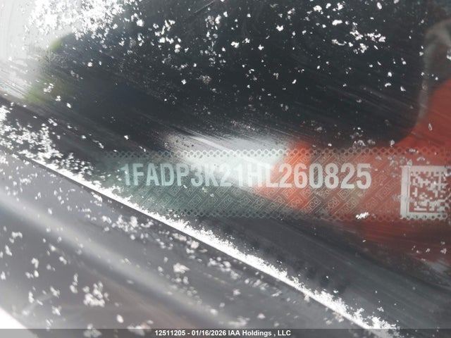 1FADP3K21HL260825 Ford FOCUS SE