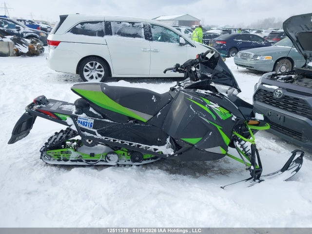 4UF18SNW7JT105939 Arctic Cat Zr 8000 137