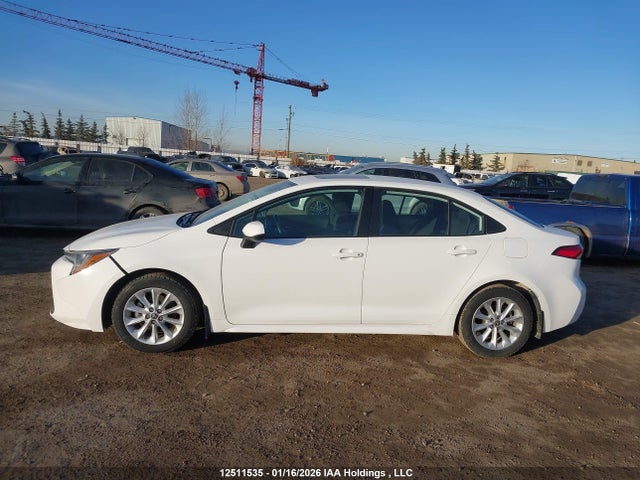 5YFBPMBE1MP200689 Toyota COROLLA LE