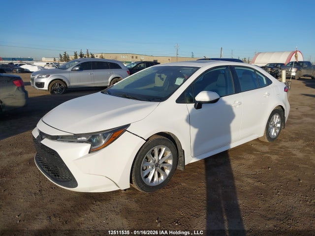 5YFBPMBE1MP200689 Toyota COROLLA LE