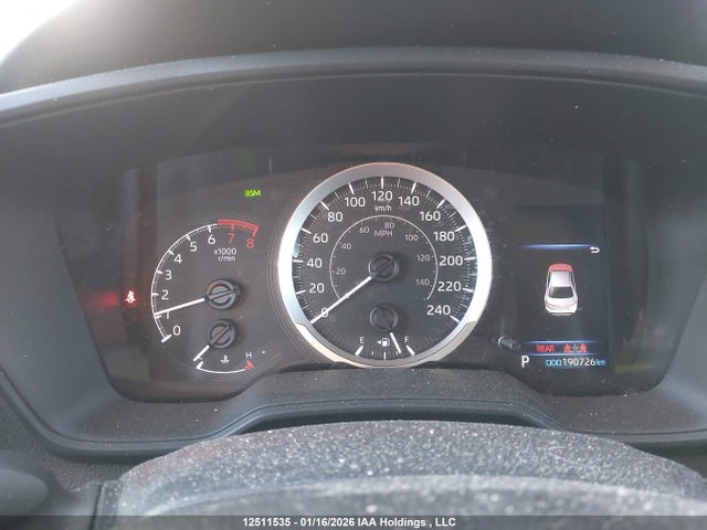 5YFBPMBE1MP200689 Toyota COROLLA LE