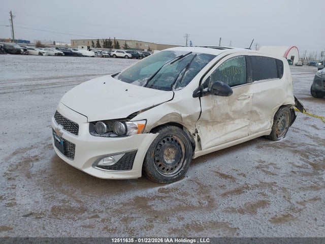 1G1JG6SB8F4213855 Chevrolet Sonic Rs Auto