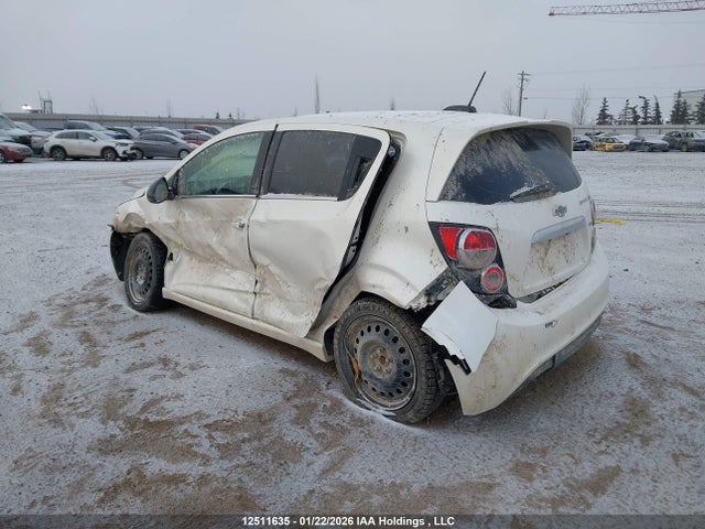 1G1JG6SB8F4213855 Chevrolet Sonic Rs Auto