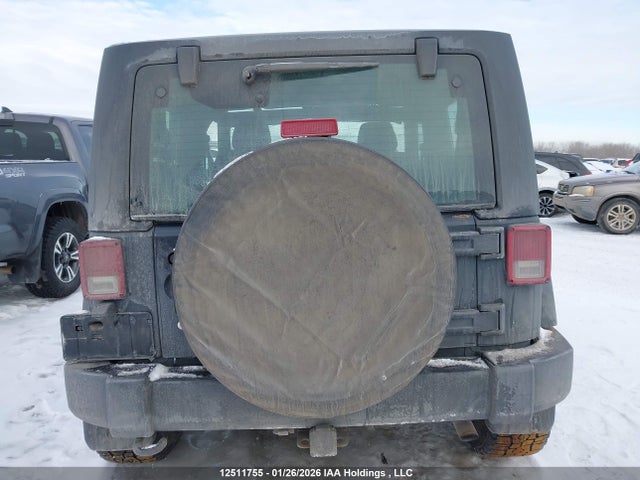 1C4AJWAG9JL914893 Jeep Wrangler Sport