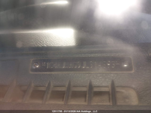 1C4AJWAG9JL914893 Jeep Wrangler Sport